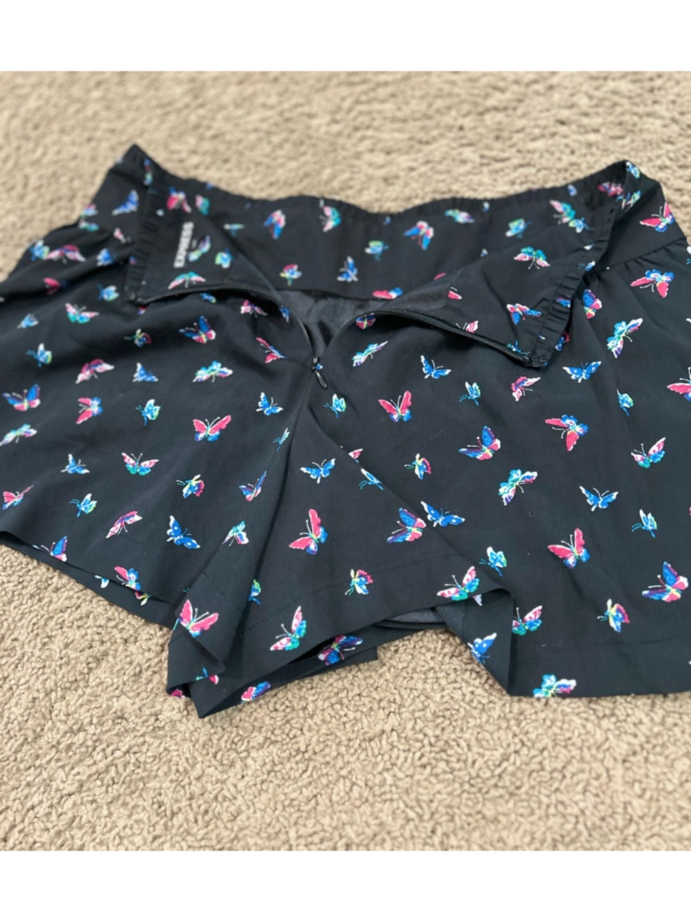 Express Butterfly Print Flowy Shorts Size 4 EUC Lined - Picture 2 of 7